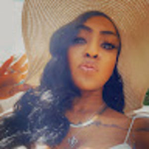 Meet your Posher, Teaira